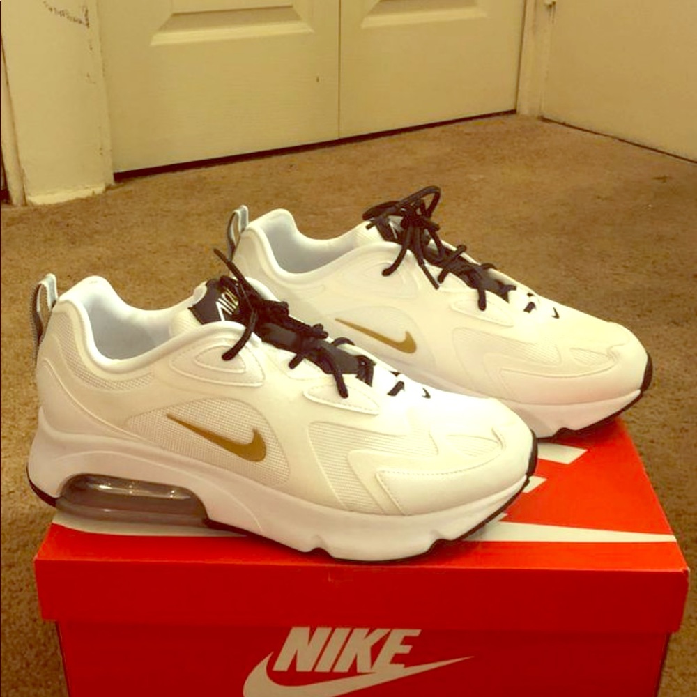 AirMax200